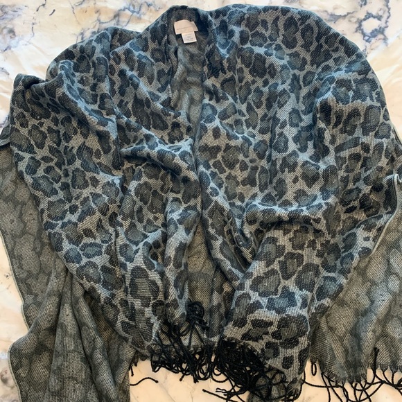 Cheetah-print Wrap/Sweater Shawl - Picture 1 of 3